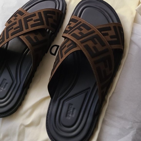 Fendi Brown Slide Sandals with Geometric Pattern - Picture 9 of 15